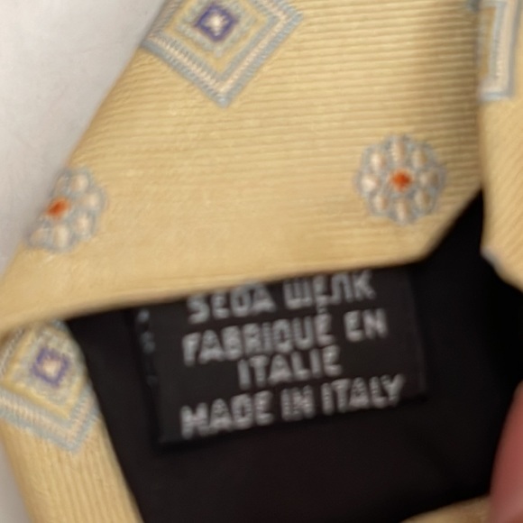 Men’s Hugo boss silk tie made in Italy - Picture 5 of 7